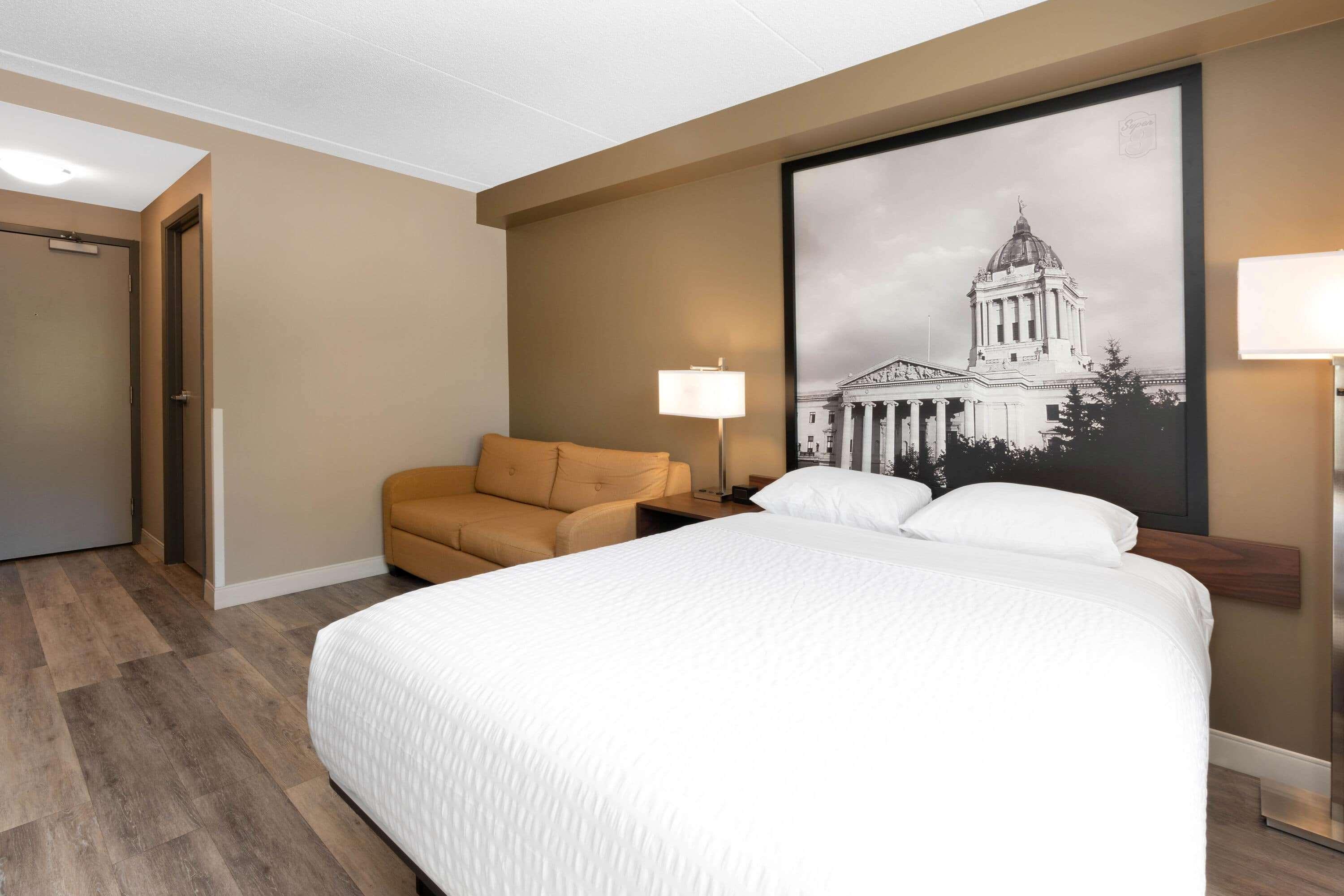 Super 8 By Wyndham Winnipeg West Екстериор снимка
