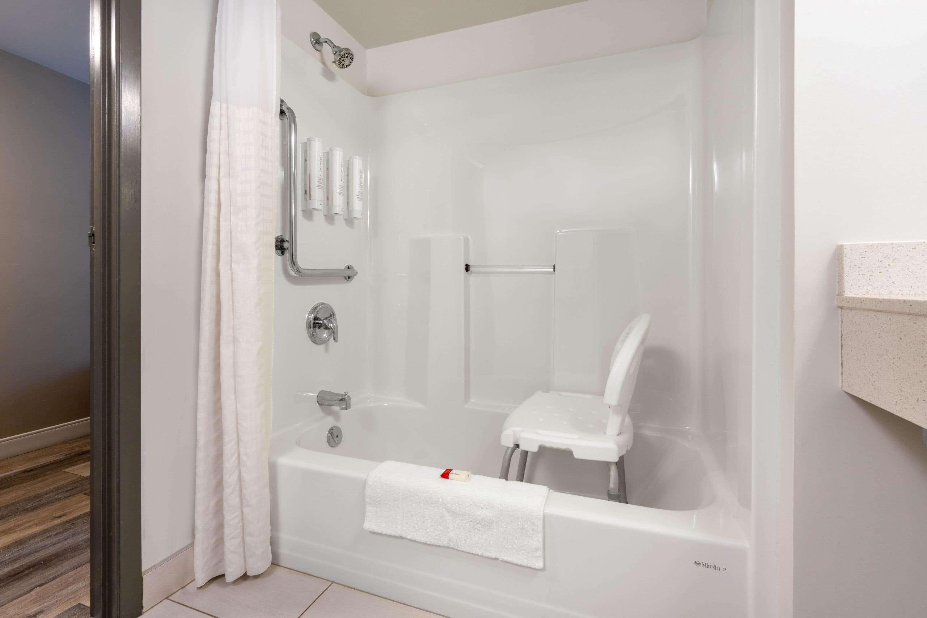 Super 8 By Wyndham Winnipeg West Екстериор снимка