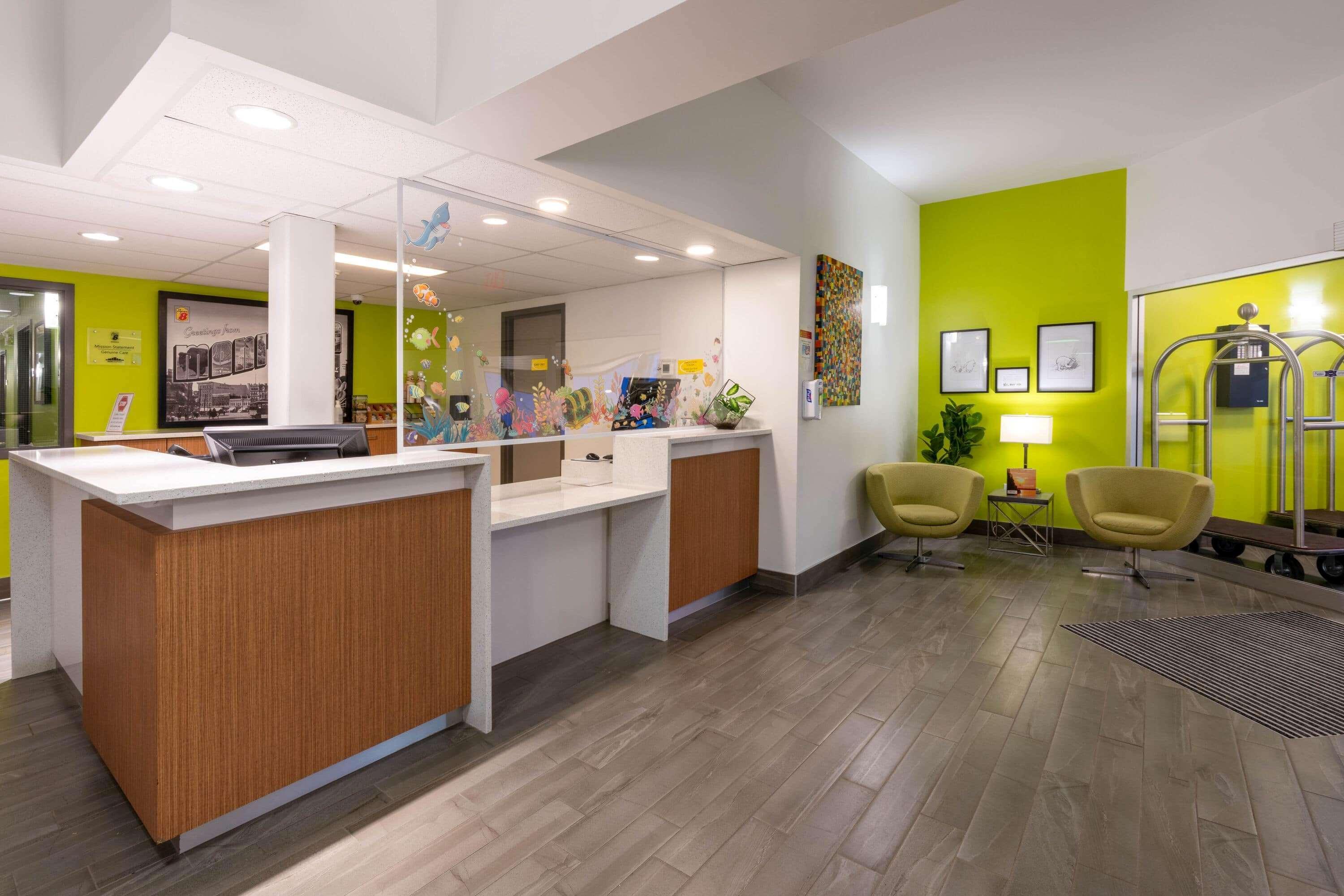 Super 8 By Wyndham Winnipeg West Екстериор снимка
