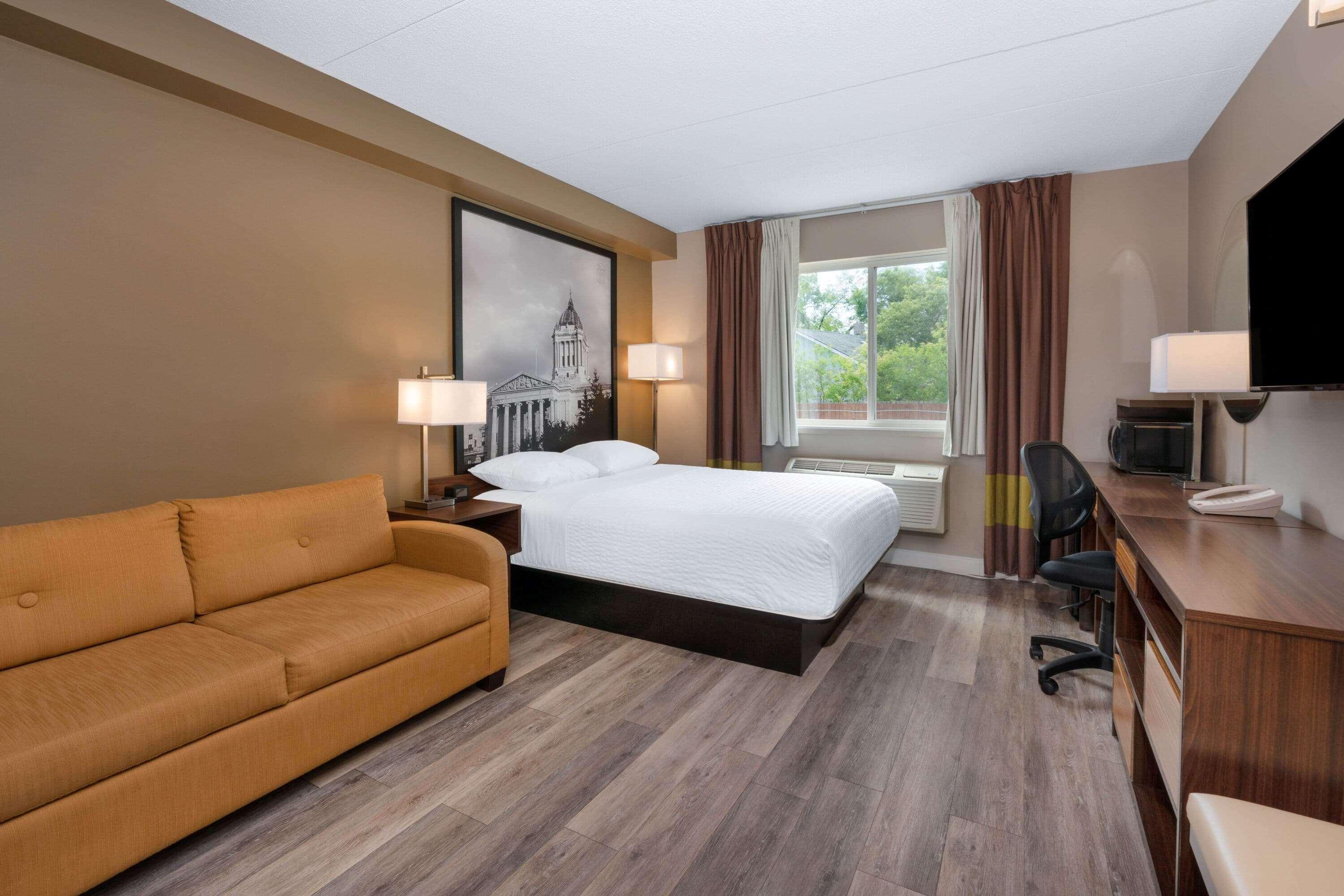 Super 8 By Wyndham Winnipeg West Екстериор снимка