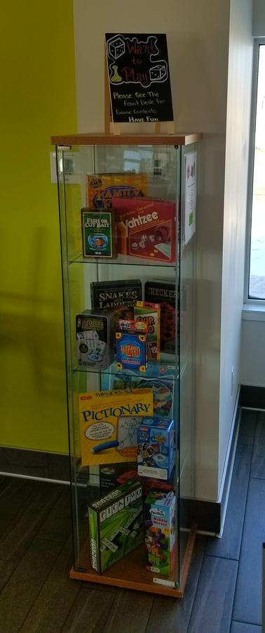 Super 8 By Wyndham Winnipeg West Екстериор снимка